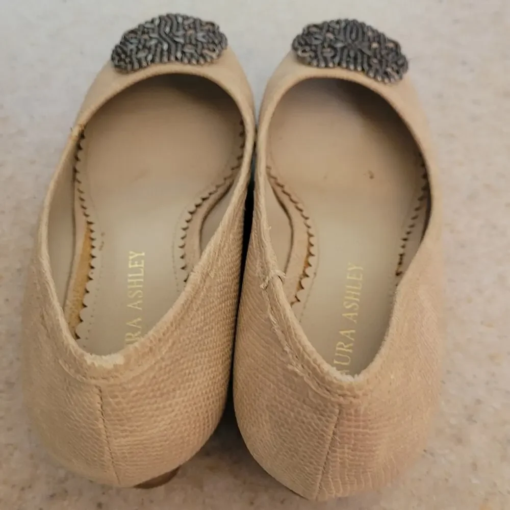 Laura Ashley Elton Wedge Flats 6.5 Beige Beaded Toe Low Heel Dress Shoes